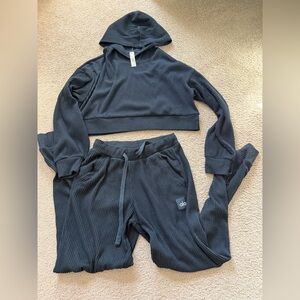 Muse Alo Yoga set